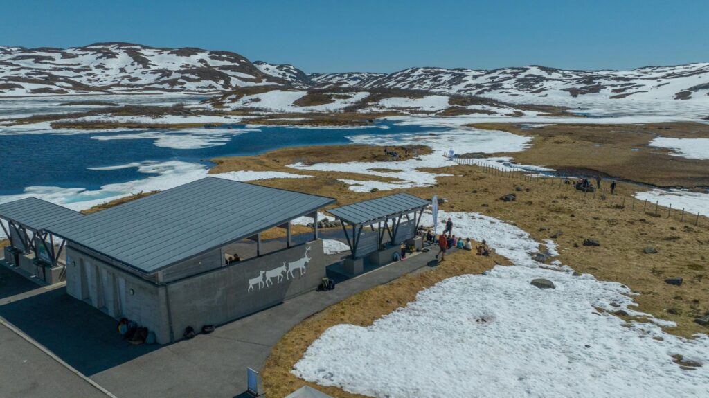 Bilete fra ein tidligare skuledag ved Håhellervatnet. Foto: SVR